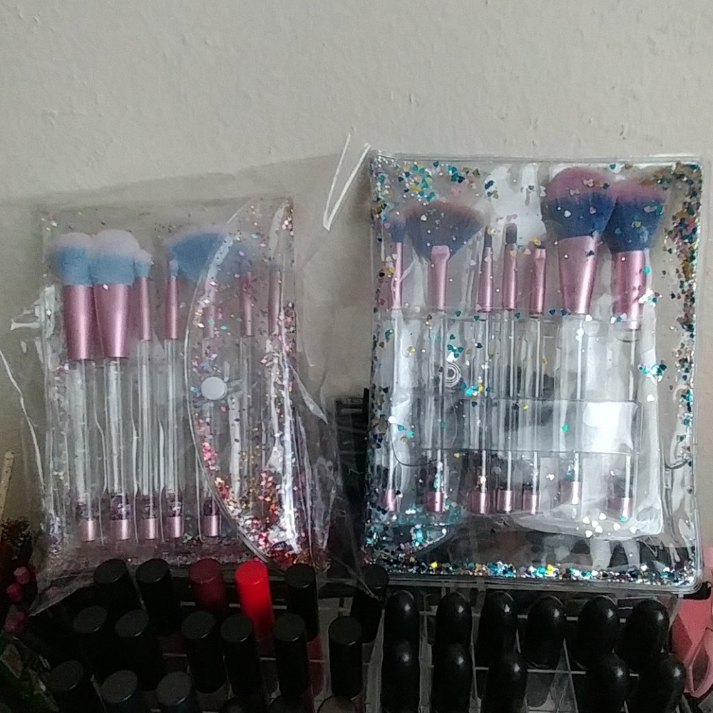 Make up glitter brushes
